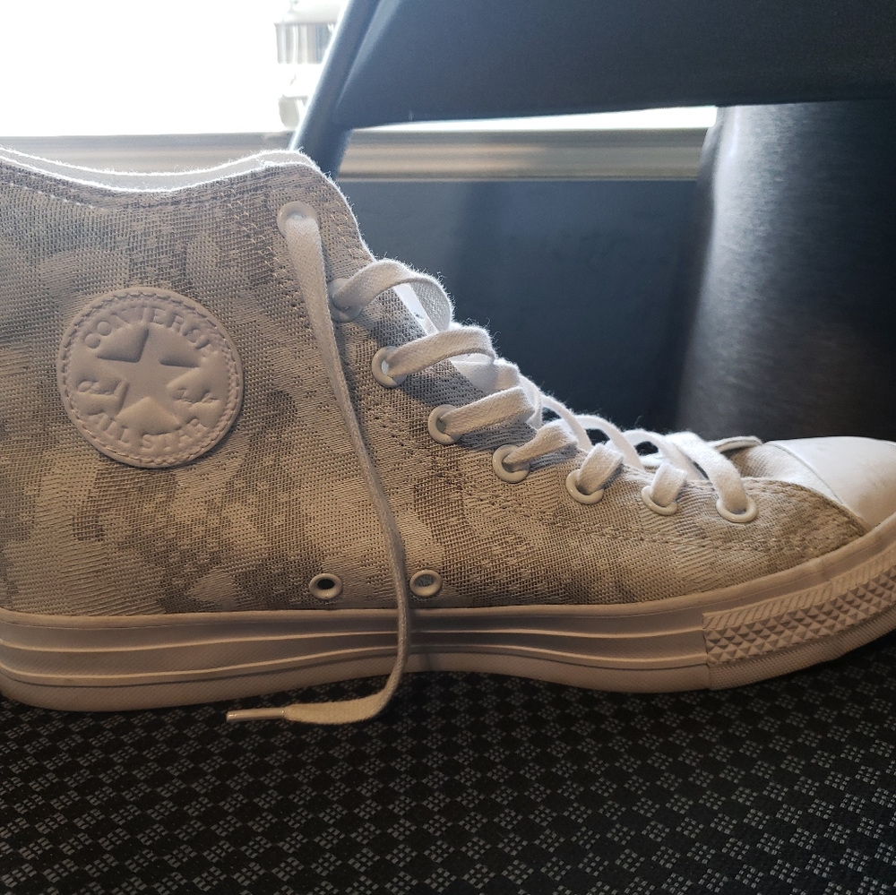 Arctic camo converse size 10